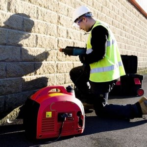 Générateur d'essence KRAFTMULLER® Portable 0.7KVA 2.0HP 2-temps Silencieux Léger