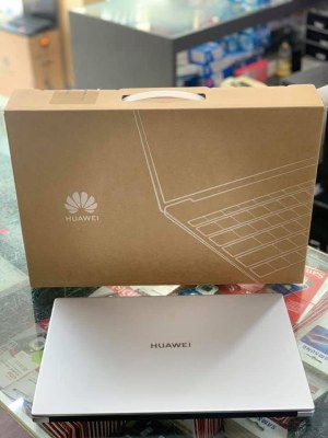 HUAWEI MATEBOOK D15 I3-10110U 8GB RAM , SSD 256GB 15.6