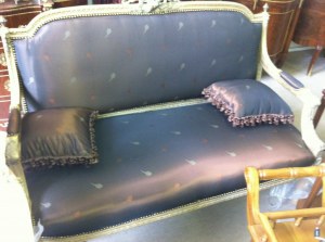 Lot de meubles de style et meubles en teck