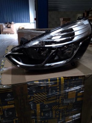 Arrivage projecteur clio IV original