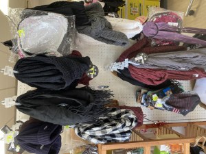 Lot vêtement basket et maroquinerie