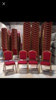 Chaises rouges neuves