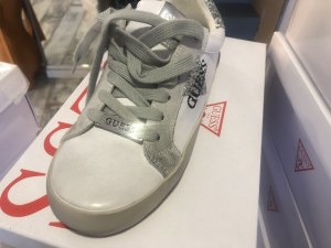Lot chaussure de marque guess