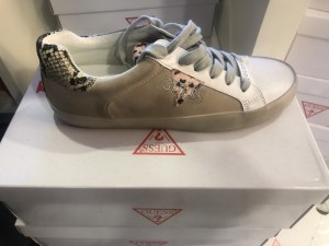 Lot chaussure de marque guess
