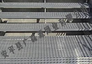 Latter-pedal steel grating