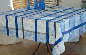 LOTS DE TISSUS JACQUARDS TEINTS EN FILS POUR NAPPES SERVIETTES ET CHEMINS DE TABLE