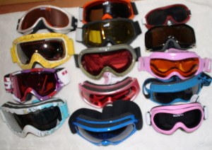 LOT CHAUSSURE SKI SURF COMBINAISOB GANTS MASQUES NEUF ET OCCASION