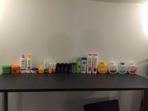 Lot cosmétiques ( gel douche, shampoing, crème, etc... )