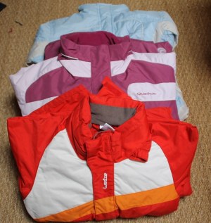 LOT CHAUSSURE SKI SURF COMBINAISOB GANTS MASQUES NEUF ET OCCASION