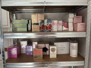 Lot déstockage parfums & cosmétiques de marque de 36 références et 117 unités, neuf