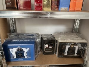 Lot déstockage parfums & cosmétiques de marque de 36 références et 117 unités, neuf