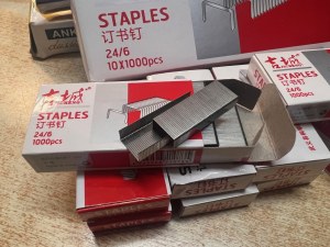 Agrafeuse manuelle de bureau, pack recharge agrafes - pince agrafeuse