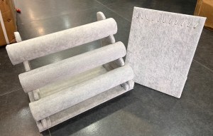 Présentoirs à bijoux, support boucles d'oreilles, bagues, bracelets