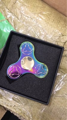 Hand spinner, toupie de main anti stress - Destockage