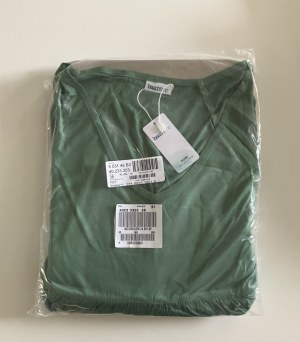 VEND LOT DE VETEMENT NEUF