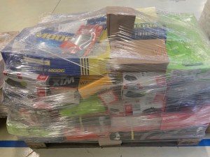 LOT DE PIECEES DETACHEES AUTOMOBILES NEUVES