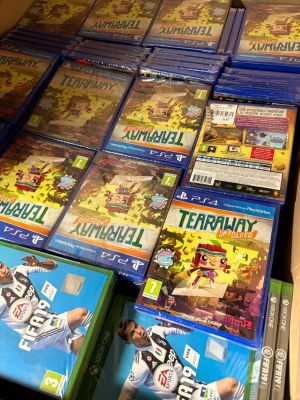 Vend 1 palette de jeux vidéos Tearaway Unfolded - PS4 - Etat neuf
