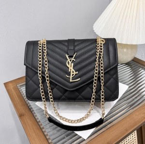 Vente de vêtement en gros ou détails