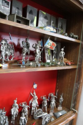Vente mensuelle du contenu d'un local de 400m2 d'objets de brocante