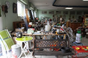 Vente mensuelle du contenu d'un local de 400m2 d'objets de brocante