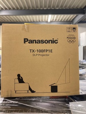 1 Vidéoprojecteur Panasonic neuf