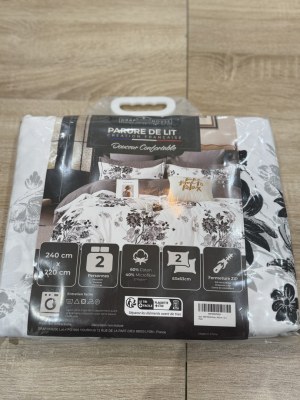 Parures de lit : housse de couette 220x240 + 2 taies d'oreiller 63X63