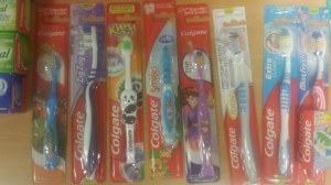 COLGATE BROSSES A DENTS