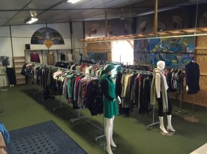 Lot d'habits 1500 pces