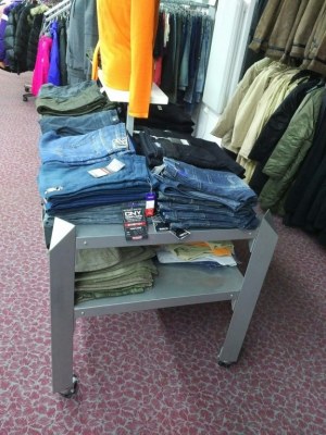 Bureau table presentoire magasin