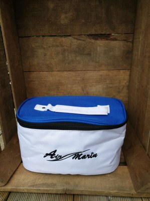 Lot de 350 trousses de toilette