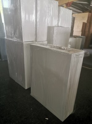 LOT - Pot - Bac a fleurs design en fibre de verre HAUT DE GAMME