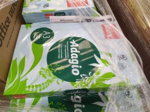 Lot de Stylos de marques et divers fournitures bureautique