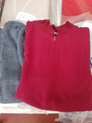 Lot de vêtements femmes et hommes de marque