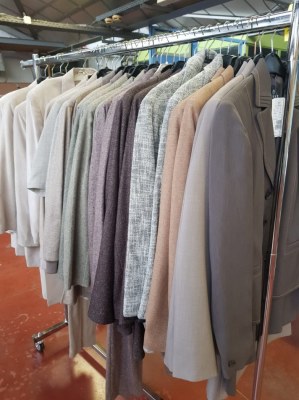 Lot de vêtements femmes et hommes de marque