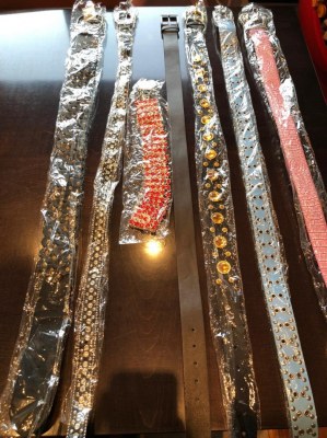 Palette de 3000 ceintures synthétiques mixées