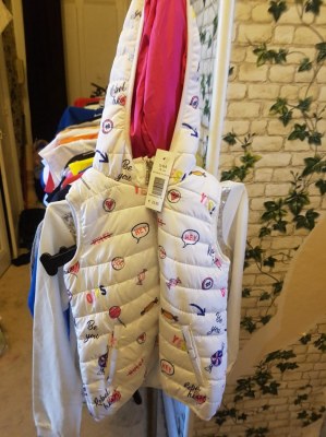 Vêtements hommes femmes enfants