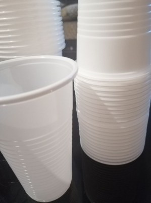 Goblet carton et plastique