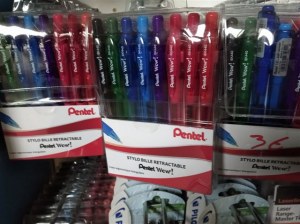 Palettes de fournitures de bureau