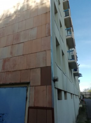 Panneau de parement de façade
