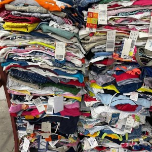 GROSSISTE ET EXPORTATEUR Afrique friperie crème été ou hiver prix discount