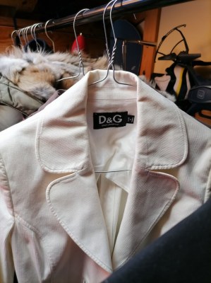 FRIPERIE CREME ET VINTAGE COLLECTEE EN SUISSE