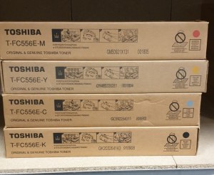 Lot de 4 Toner d'origine Toshiba T-FC556E : Black/Cyan/Yellow/Magenta NEUFS