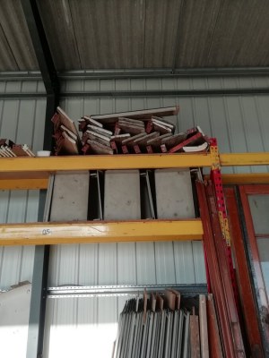 Escalier acier et chêne 2 quart tournant gauche avec rampe