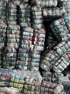 FRIPEIN STORE UNITED la balles de friperie 1er choix OUVERT AU PARTICULIER OUVERT 7J SUR 7