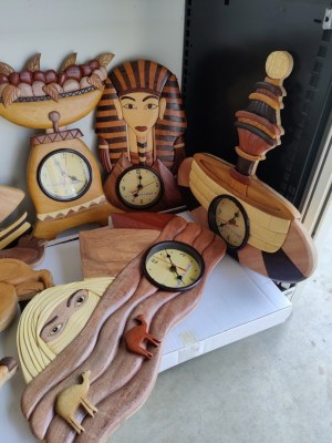 Déstockage Motifs Horloges bois et sans horloges