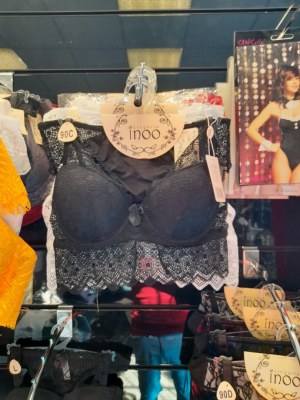 Lot 1000 ensemble lingerie femme