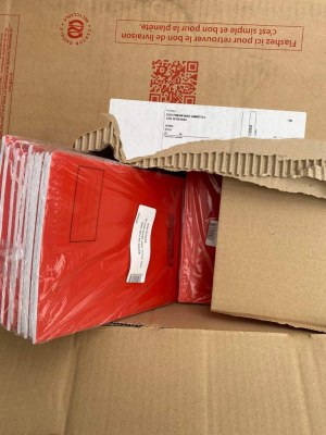 Gros lot 26 palettes fournitures scolaires de marque Clairefontaine et Pichon