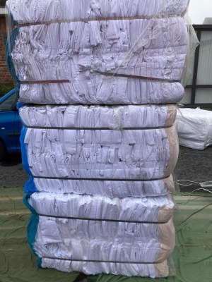 Vend draps blancs et couleurs