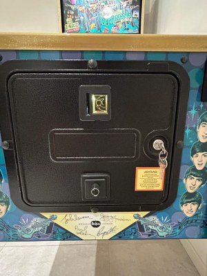 Flipper The Beatles Gold Edition