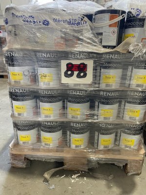 Lot de pot de peinture